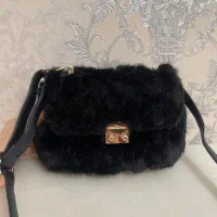 کیف خز مشکی