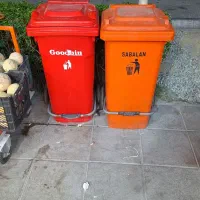 سطل آشغال چرخدار بزرگ