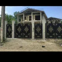 حیاط مدرسه درب سالن ورودی ویلا