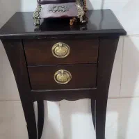 تلفن بهمراه میز