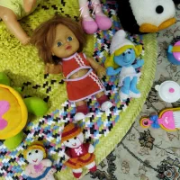 عروسک|اسباب‌‌بازی|اشتهارد, |دیوار