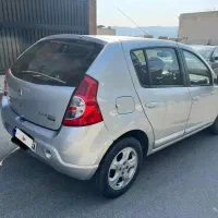 رنو ساندرو اوتوماتیک