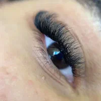 آموزش تخصصی اکستنشن مژه و لیفت ابرو و مژه