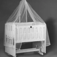 تخت کنار مادر