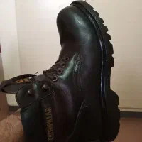 بوت کاترپیلار|کیف، کفش، کمربند|شاهینشهر, بنیاد ازدواج|دیوار