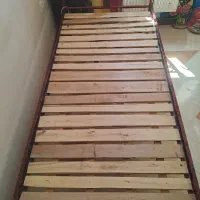 دو عدد تخت خواب فلزی سالم عرض ۹۰.آلبالویی|تخت و سرویس خواب|شیراز, گلستان|دیوار