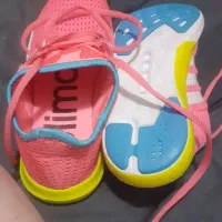 فروش دو جفت کتونی سرخابی ورزشی 1100و سفید 550000