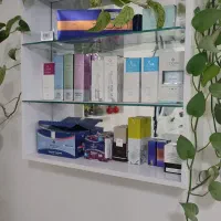 شلف، قفسه، سبقه، ویترین