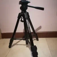 سه پایه دوربین Benro