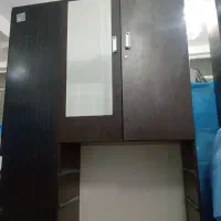 کمد آینه دار لباس داری سه تا کشو ویک کتابخونه