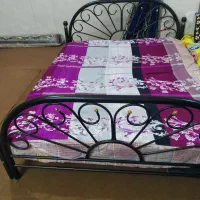 تخت 2نفره با تشک و کفی چوبی