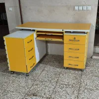 میز کار و اداری در حد نو