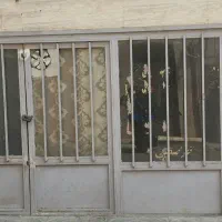 مغازه-25متری-کف-تا-سقف-سرامیک-دارای-سرویس-بهداشتی