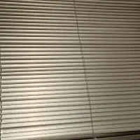 پرده آشپزخانه یا اتاق خواب کرکره ای بسیار تمیز