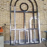 پنجره دوجداره خم و قوس دار