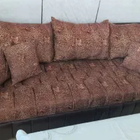 کاناپه راحتی تمیز و راحت