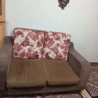 مبل ۷نفره همراه با میز وسط و گل میز