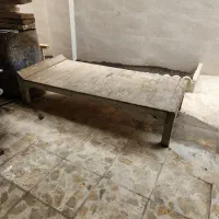 تخت چوبی