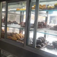 ویترین ۳ طبقه بالا و ۳ طبقه پایین مخصوصا قنادی