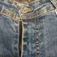 شلوار جین جذب ۹۰ و شومیز کیمینویی سبز