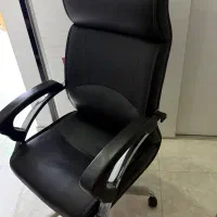 تجهیزات ارایشگاهی (میز،تخت،صندلی)|آرایشگاه و سالنهای زیبایی|محمودآباد, |دیوار