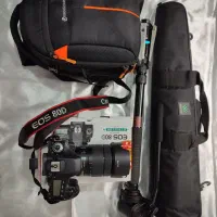 دوربین کانن 80d با لنز 18-135 همراه با پایه