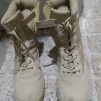 پوتین رنگ خاکی