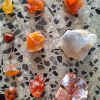 تعدادی سنگ عقیق