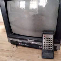 تلوزیون قدیمی کاملاسالم میباشد