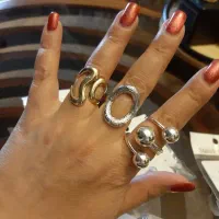 گوشواره و انگشتر
