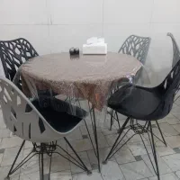 فروش فوری|میز و صندلی غذاخوری|قم, شهرک امام حسن|دیوار