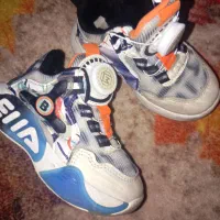 کتونی دیسکی بچگانه برند الا  چراغدار بوده