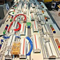 تعمیر و ساخت و نصب تابلو برق صنعتی و برق ساختمان