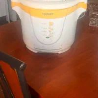 مقداری وسیله و ظرف و ظروف منزل فوری فروشی