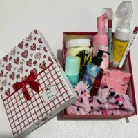 پک های کادویی روز زن و یلدا|لباس|میانه, |دیوار