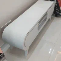 میز تلویزیون در حد نو بدون زدگی