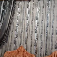 پرده ب همراه والن و کتیبه