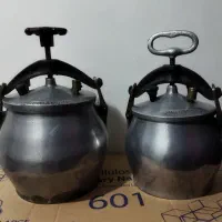 دو عدد زود پز در دو سایز متوسط و بزرگ