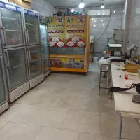 یخچال ایستاده و لوازم مرغ‌فروشی