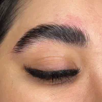 کاشت مژه و لیفت و لمینت مژه و ابرو