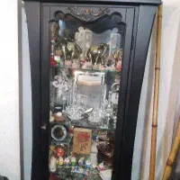 بوفه درحد نو جا کفشی درحد نو ومقداری خورد و ریز