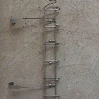 گیر لباس پشت درب