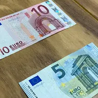 دو برگ اسکناس کلکسیونی 10 و 5 یورو اتحادیه اروپا|کلکسیون سکه، تمبر، اسکناس|تهران, آبشار|دیوار