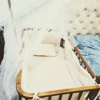 تخت گهواره کنار مادر برند ایسیز|تخت و صندلی بچه|ساوه, |دیوار