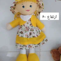 چند عروسک و اسباب بازی