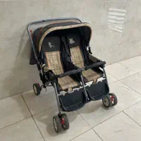 کالسکه دوقلو خارجی