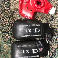 دستکش بکس و کلاه