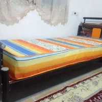 تخت یک نفره همراه با تشک