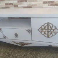 میز تلویزیون سالم و بدون زدگی