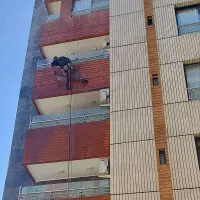 شستشوی نما بدون داربست،رنگ چوب ترموود،رنگ کنیتکس|خدمات نظافت|اصفهان, باغ دریاچه|دیوار